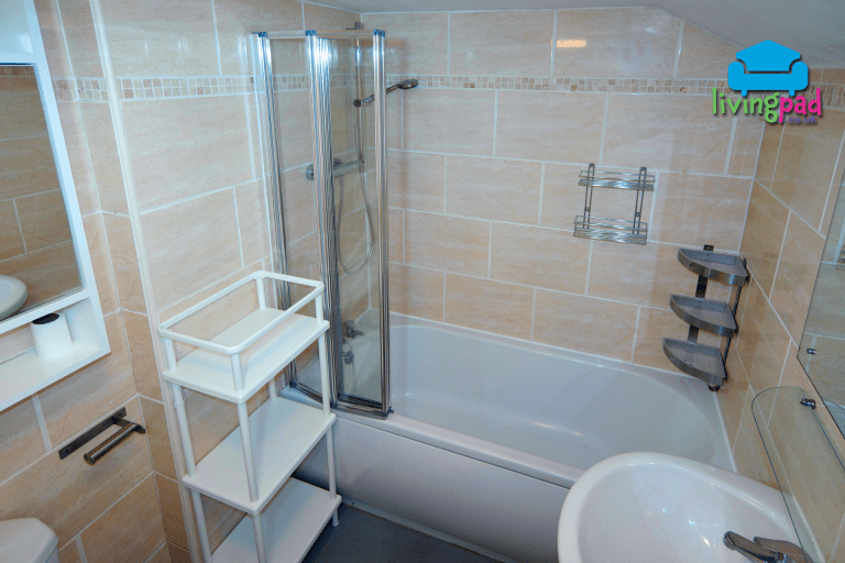 Bathroom with mixer shower