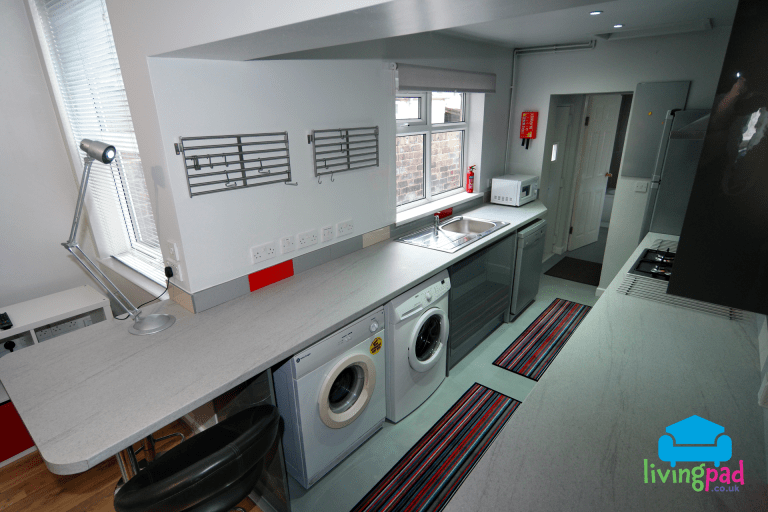 Plenty of work surfaces, tumble dryer, washing machine & dishwasher