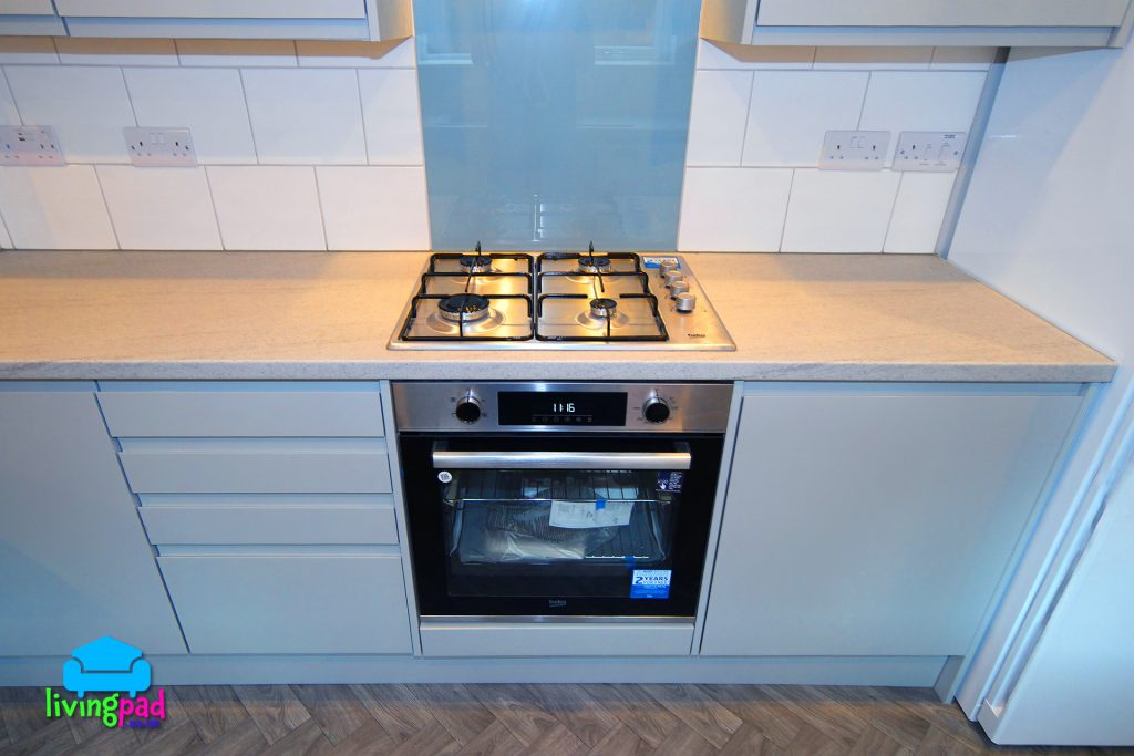 Gas hob & electric oven