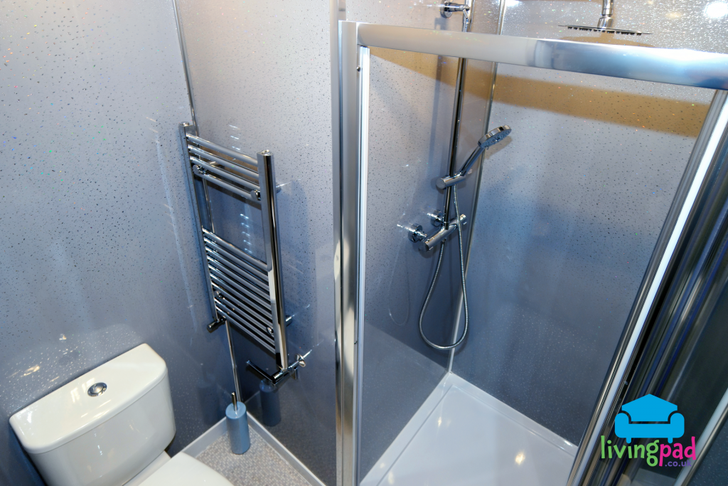 Bedroom 3 - large shower