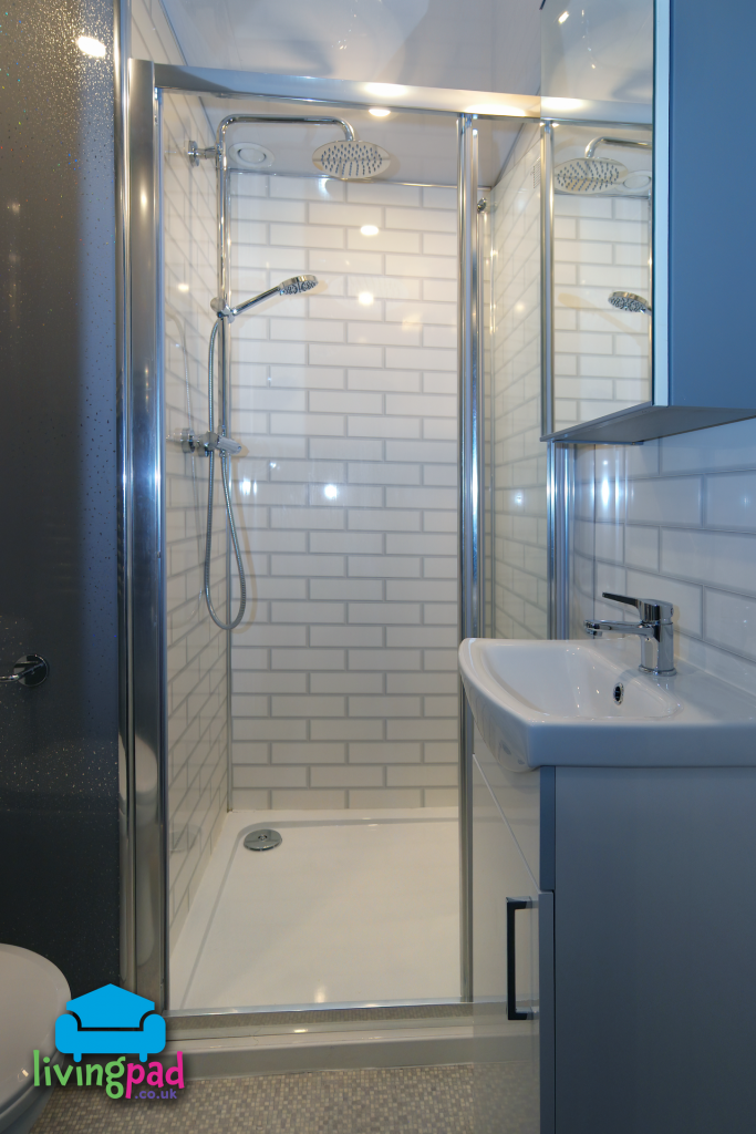 Bedroom 4 - large shower